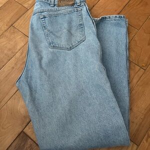 Wrangler Men's Light Blue Straight Jeans